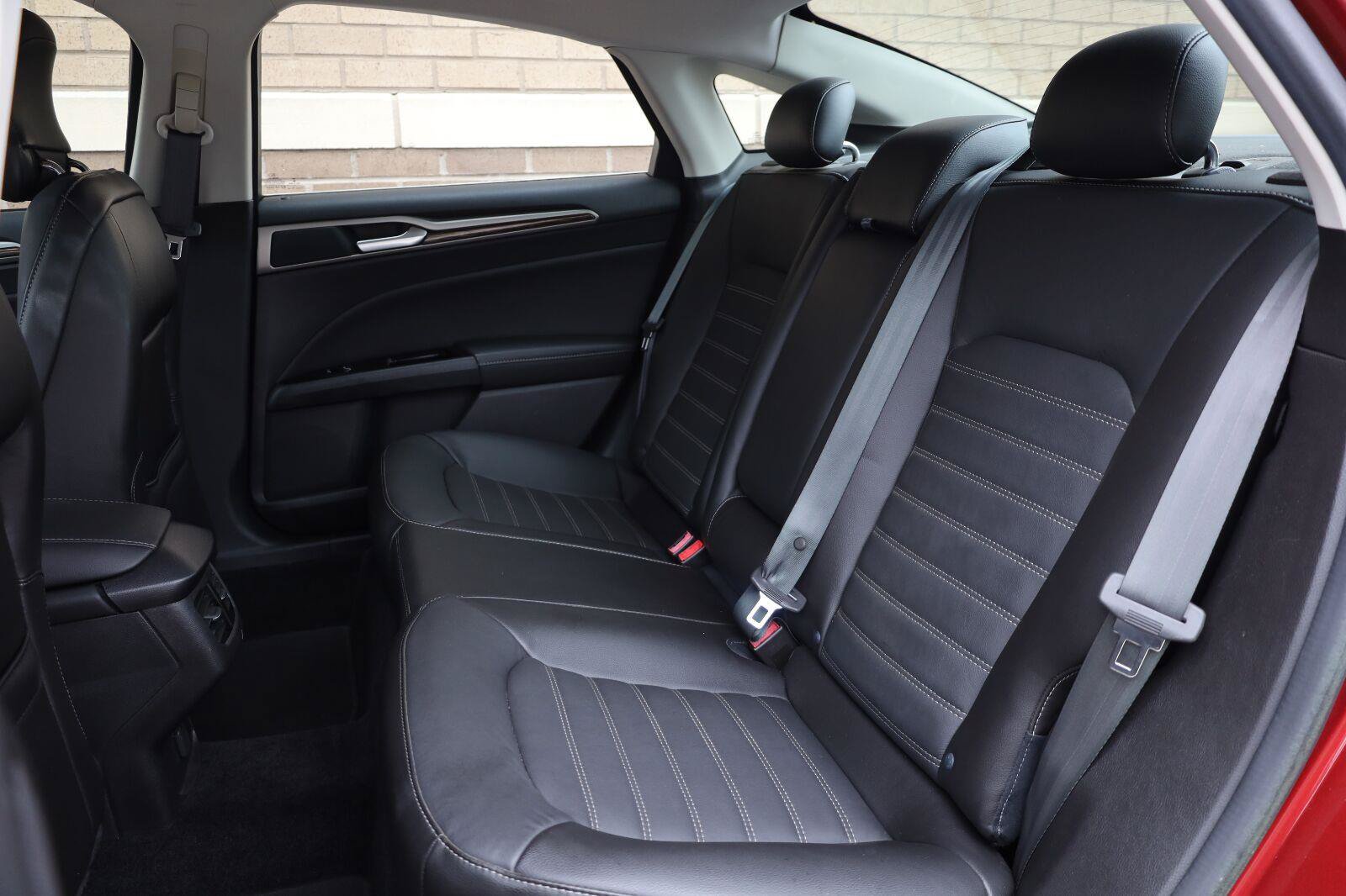 Used 2014 Ford Fusion SE w/ Equipment Group 202A FWD image 22