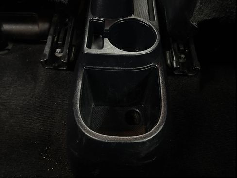 Used 2012 Toyota Yaris SE image 28