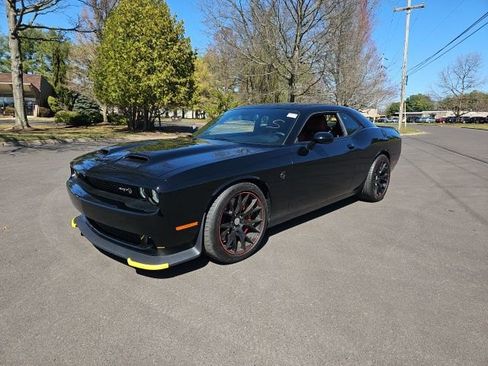 Used 2019 Dodge Challenger SRT Hellcat Redeye image 3