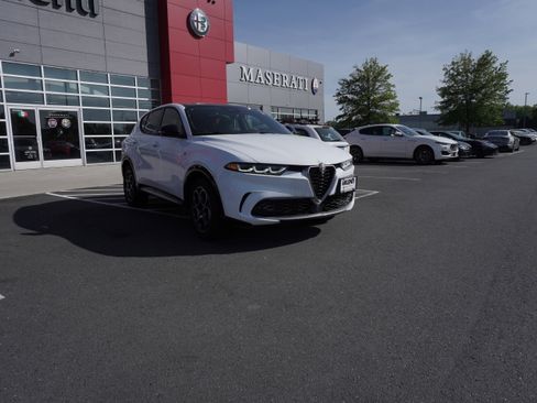 Certified 2024 Alfa Romeo Tonale Ti w/ Active Assist Package image 4