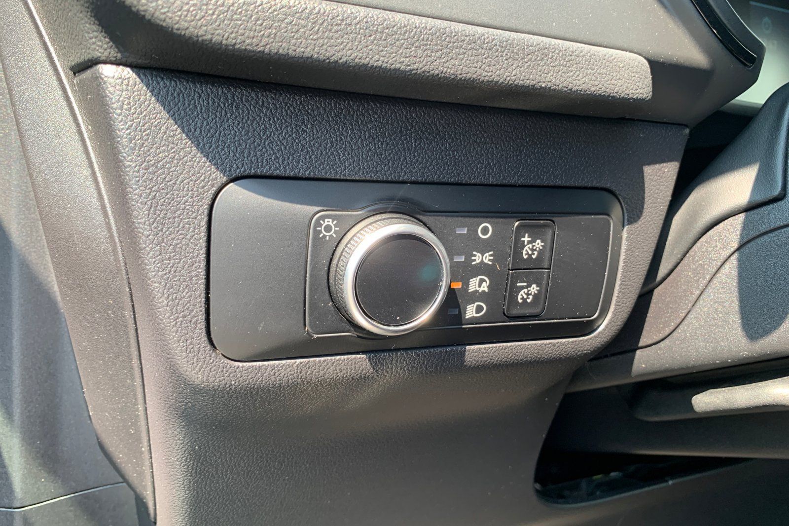 Used 2025 Ford Escape ST-Line FWD image 34