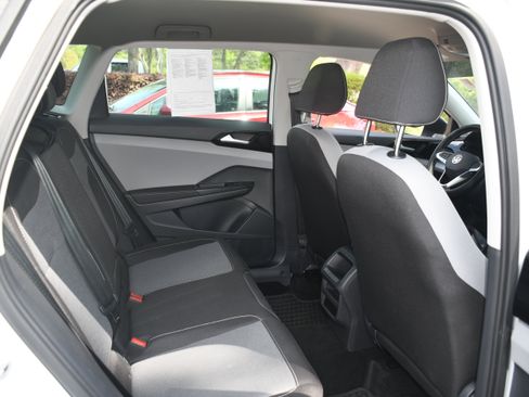 Used 2024 Volkswagen Taos S image 17