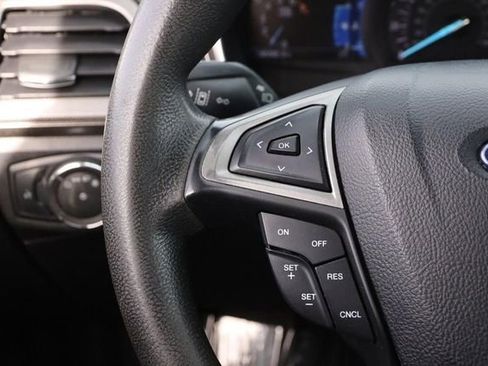 Used 2020 Ford Fusion SE image 11