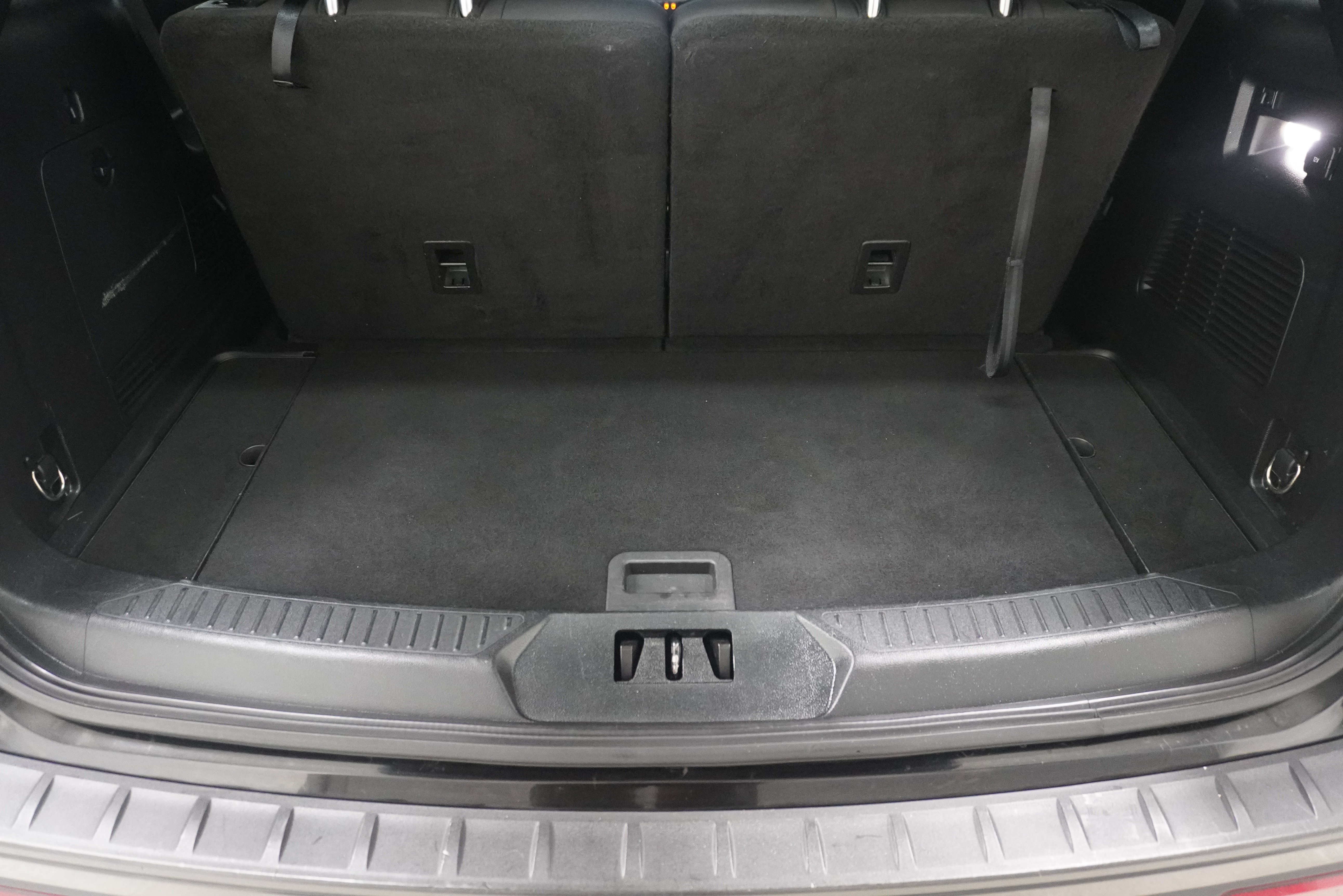 Used 2020 Ford Explorer XLT AWD/4WD image 24
