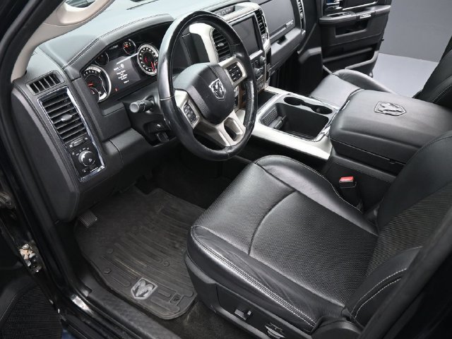 Used 2017 RAM 1500 Laramie w/ Convenience Group AWD/4WD image 9