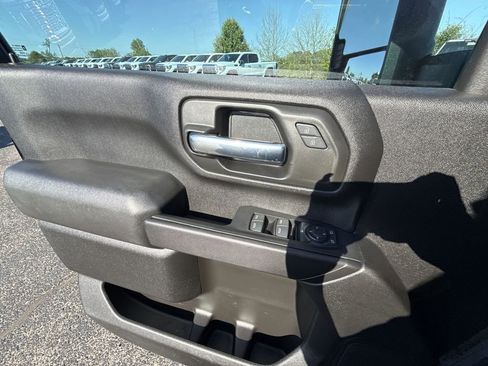 Certified 2022 Chevrolet Silverado 2500 Custom w/ Custom Convenience Package AWD/4WD image 30