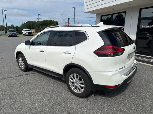 Used 2020 Nissan Rogue SV FWD image 6