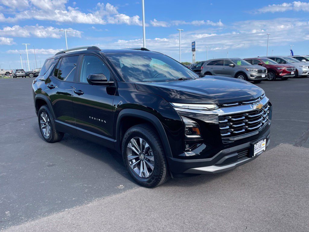 Used 2025 Chevrolet Equinox LT w/ Convenience Package II AWD/4WD image 7