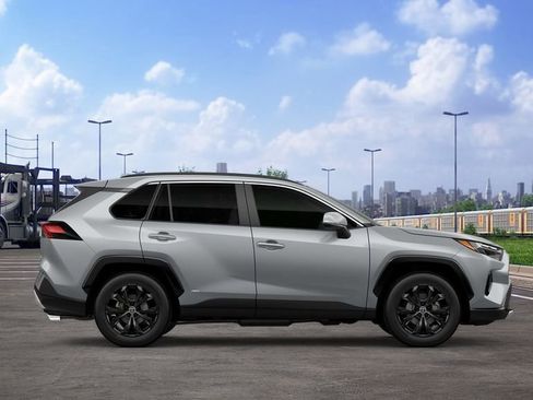 New 2025 Toyota RAV4 SE image 12
