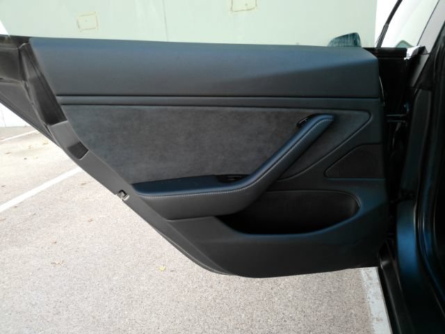 Used 2018 Tesla Model 3 Long Range RWD image 18