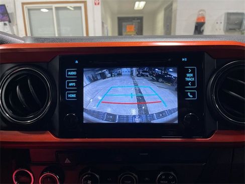 Used 2016 Toyota Tacoma TRD Off-Road image 17