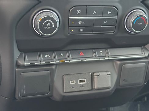 Used 2022 Chevrolet Silverado 1500 W/T image 15