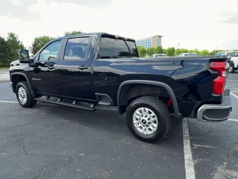 Used 2025 Chevrolet Silverado 2500 LT w/ Convenience Package AWD/4WD image 6
