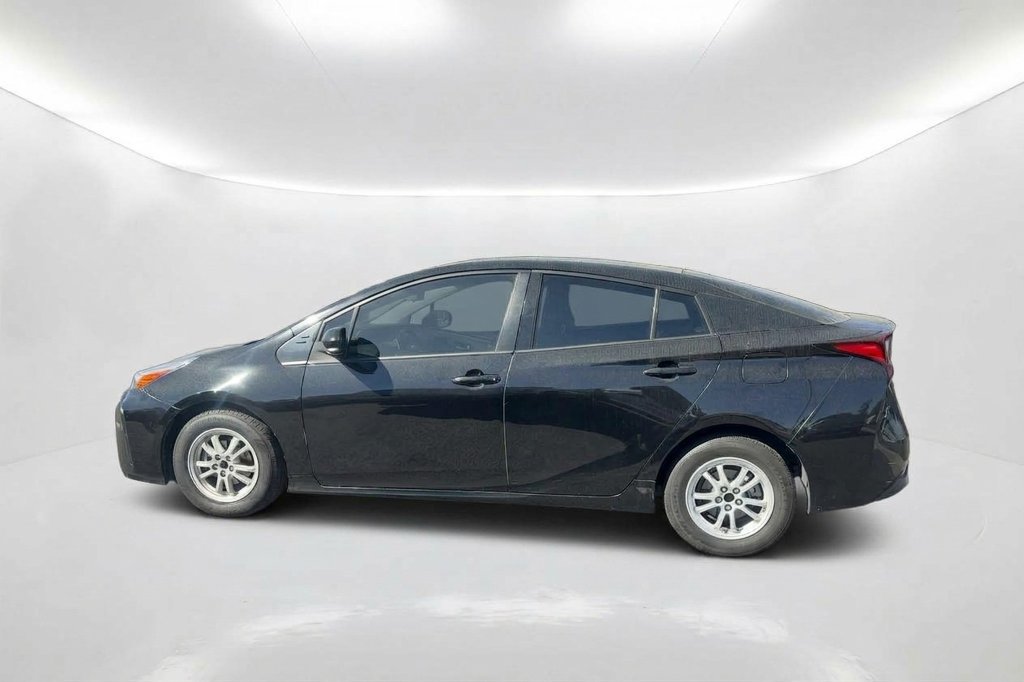 Used 2021 Toyota Prius L Eco FWD image 9