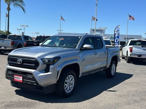 Used 2024 Toyota Tacoma SR5 AWD/4WD image 8