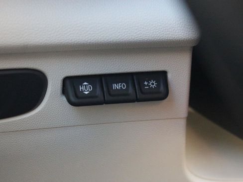 Used 2022 Buick Envision Avenir w/ Safety Package image 31