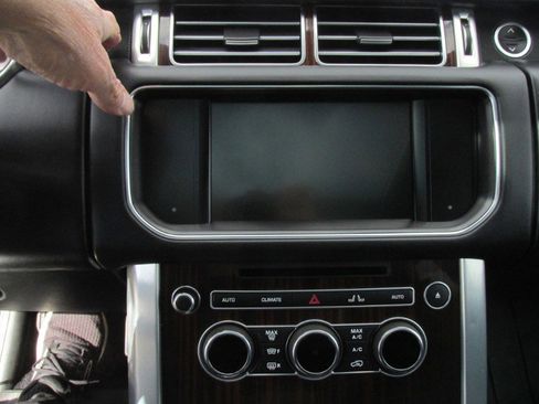 Used 2016 Land Rover Range Rover HSE image 34