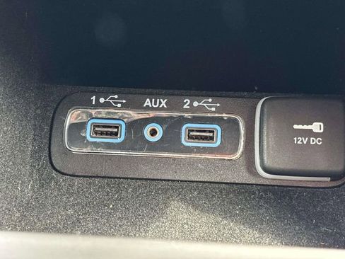 Used 2021 Jeep Grand Cherokee Laredo AWD/4WD image 28