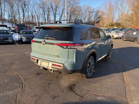 New 2026 Nissan Pathfinder Platinum w/ Cargo Package image 11