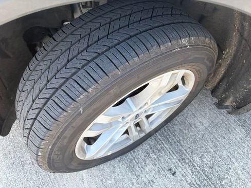 Used 2020 Ford Explorer XLT w/ Equipment Group 202A RWD image 39