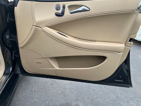 Used 2011 Mercedes-Benz CLS 550 image 10