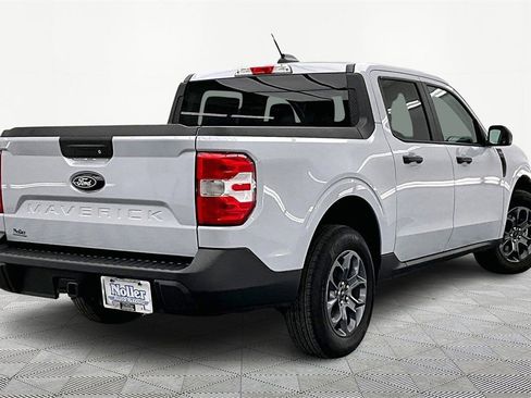 Used 2025 Ford Maverick XLT image 2