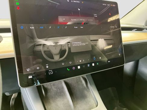 Used 2024 Tesla Model Y Long Range AWD/4WD image 15