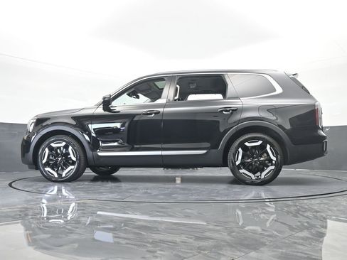 Used 2024 Kia Telluride EX image 61