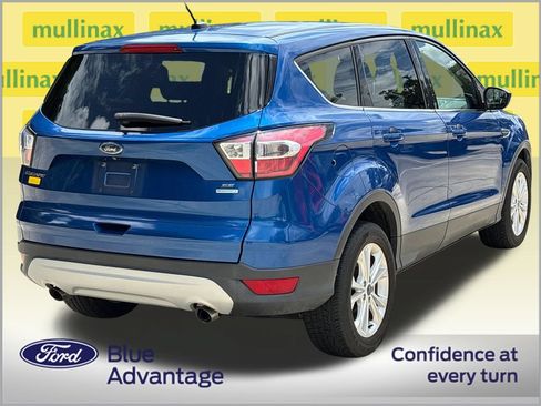 Used 2017 Ford Escape SE w/ SE Cold Weather Package FWD image 4