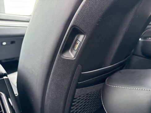 Used 2023 Kia Sorento SX image 40