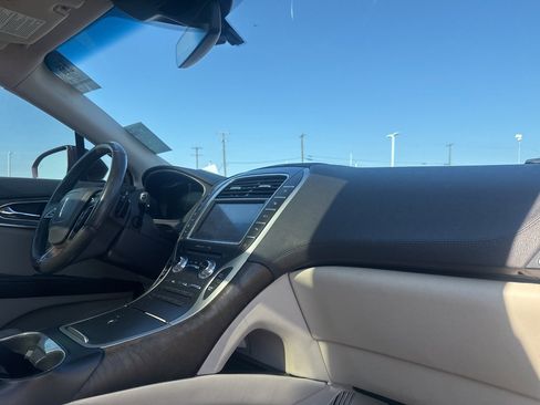 Used 2020 Lincoln Nautilus Reserve w/ Equipment Group 201A image 10