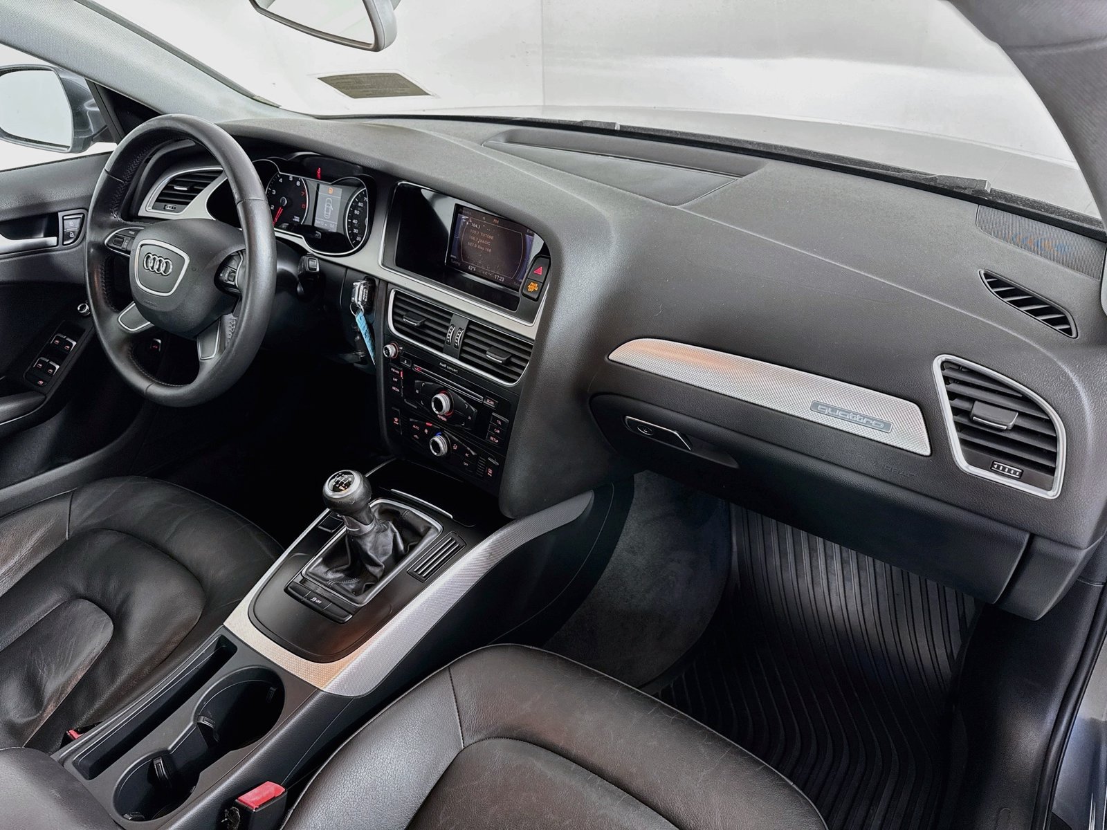 Used 2013 Audi A4 2.0T Premium w/ Convenience Pkg AWD/4WD image 28