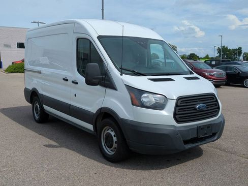 Used 2017 Ford Transit 150 image 2