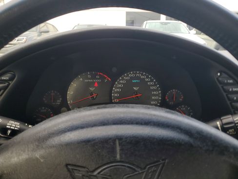 Used 2004 Chevrolet Corvette Coupe image 28