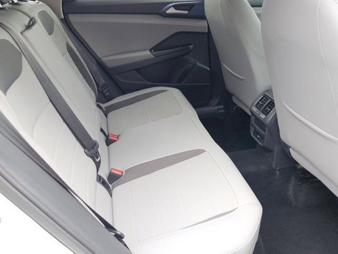 Used 2024 Volkswagen Taos SE image 30