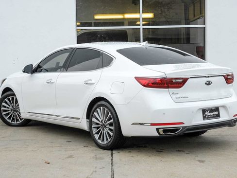 Used 2019 Kia Cadenza Premium image 10