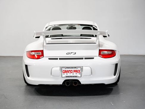 Used 2010 Porsche 911 GT3 RWD image 4