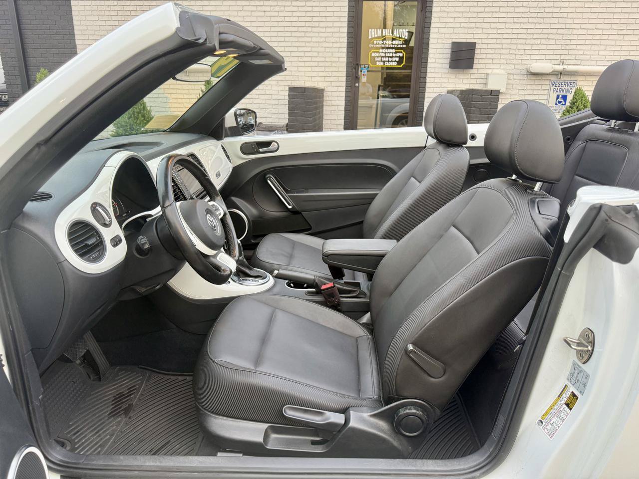 Used 2019 Volkswagen Beetle 2.0T SE FWD image 22