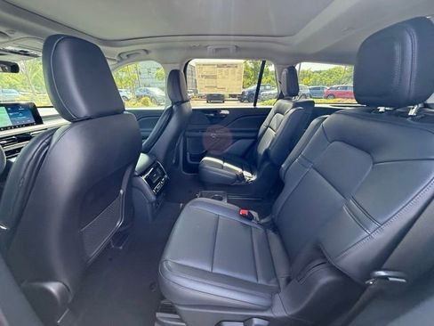 New 2025 Lincoln Aviator 2WD w/ Jet Appearance Package image 14