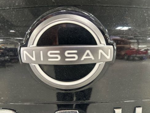 Used 2023 Nissan Rogue SV FWD image 15