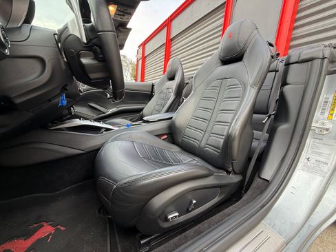 Used 2016 Ferrari California T RWD image 17
