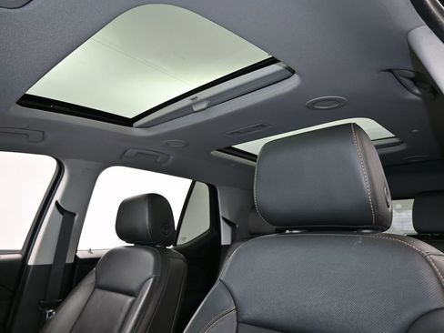 Used 2021 Chevrolet Traverse Premier w/ Redline Edition image 11