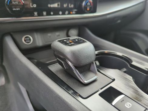 Certified 2022 Nissan Rogue SV image 33