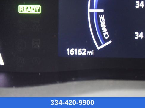 Used 2025 Toyota Camry LE image 10