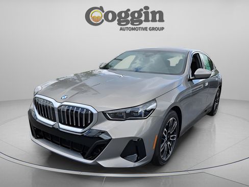 New 2026 BMW 530i w/ M Sport Package RWD image 1