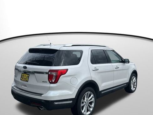 Used 2018 Ford Explorer Limited w/ Equipment Group 301A image 7