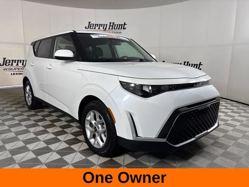 Used 2024 Kia Soul LX w/ Option Group 015 FWD image 4