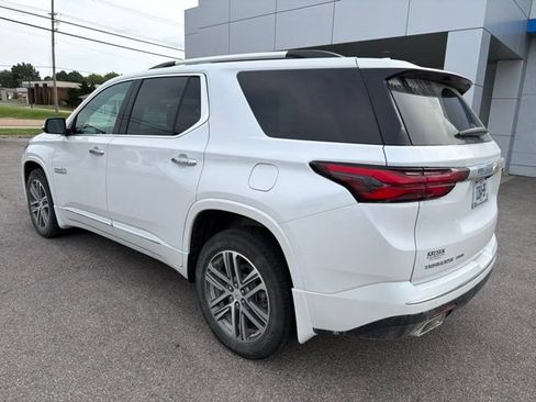 Used 2023 Chevrolet Traverse High Country w/ LPO, Floor Liner Package AWD/4WD image 28