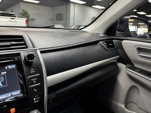 Used 2016 Toyota Camry XSE FWD image 27