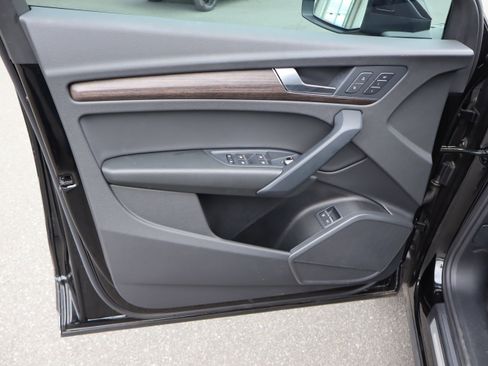 Used 2024 Audi Q5 e Premium image 15